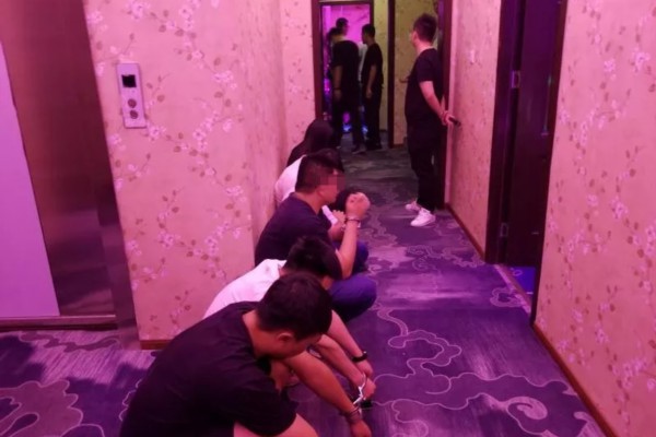 重庆夜生活独特景观：楼凤现象的社会学解读